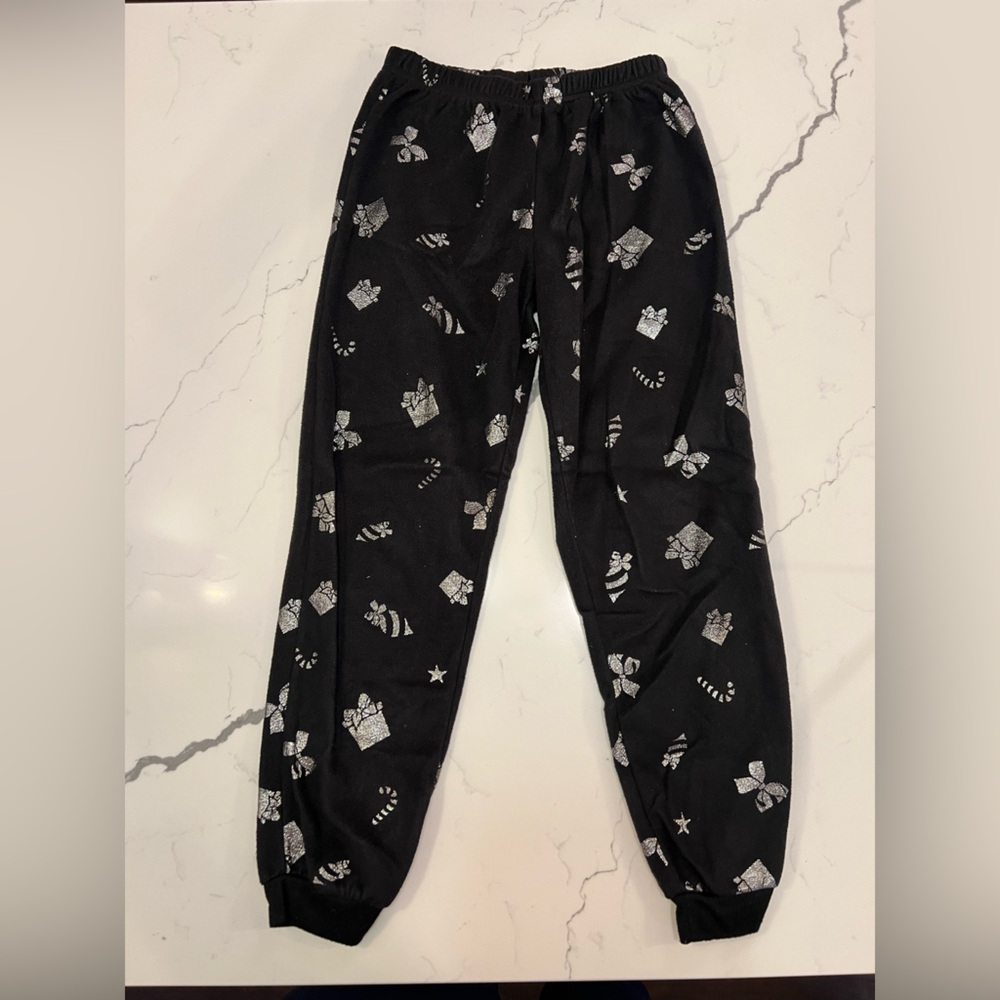 Chic Kids' Fleece Black Leggings with Silver Patterns
